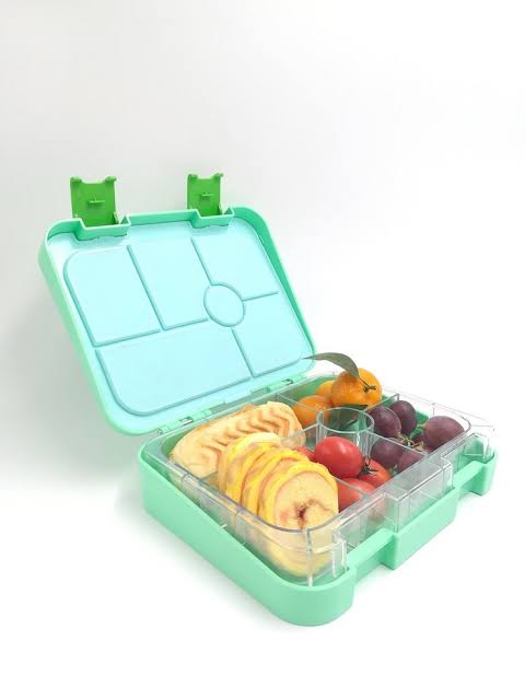 A leakproof lunch box filled with fruits