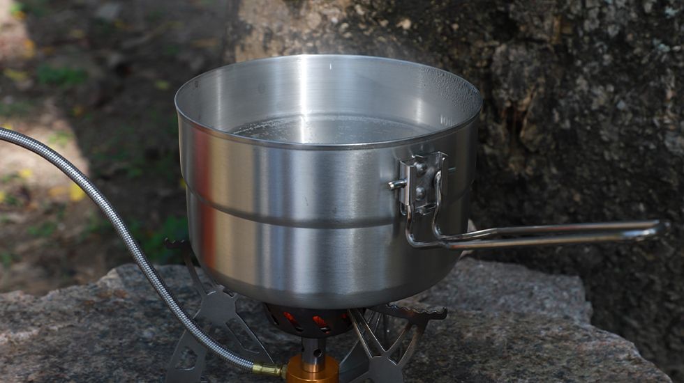 round camping pot with handle