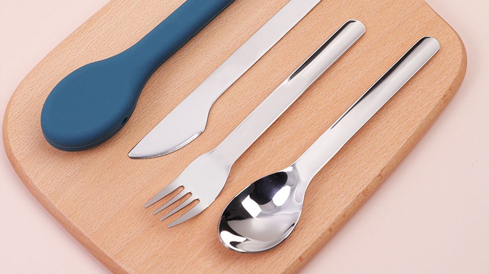 tableware with silicone case