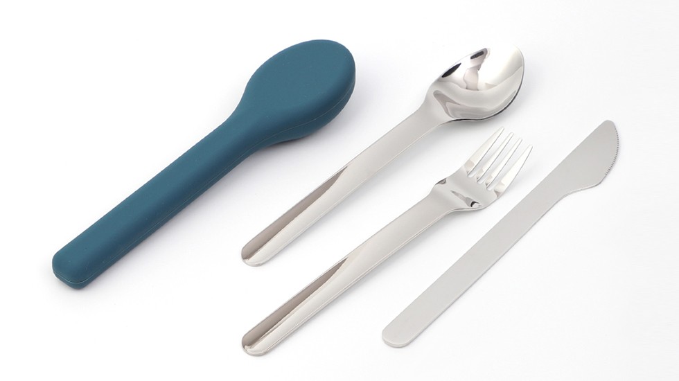 tableware with silicone case