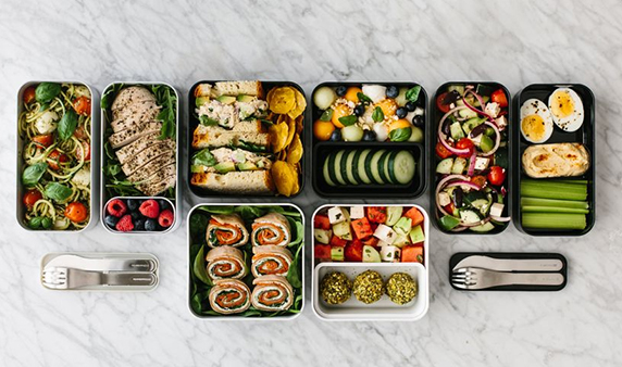 Different sizes of lunch box and compartments