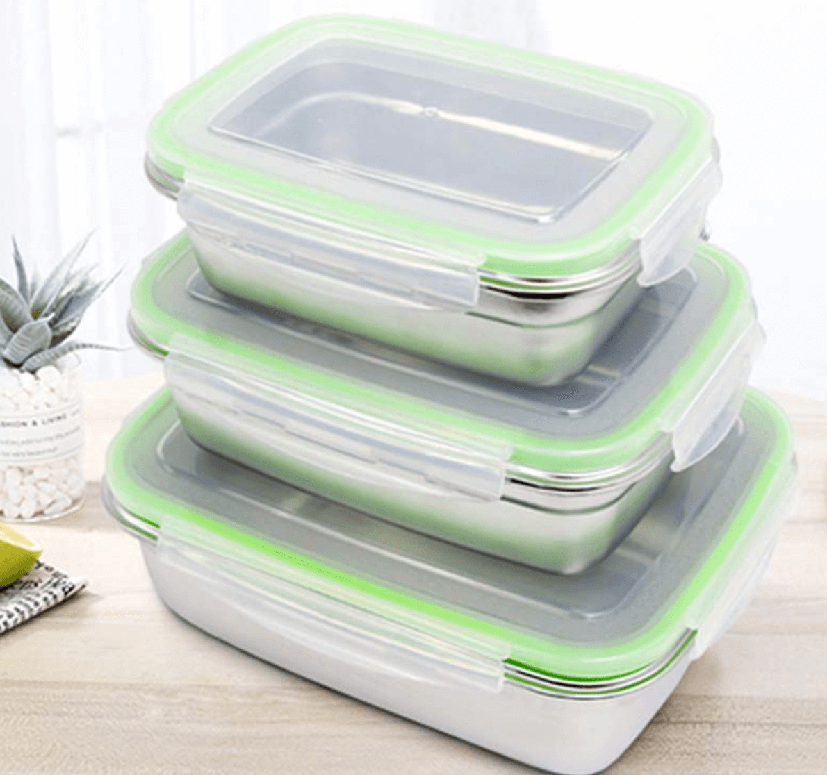 Three compartment bento box with cutlery for adults and children