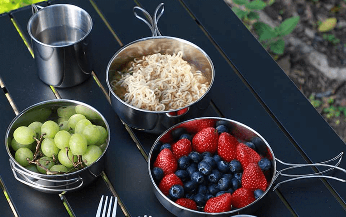 food in lunch boxes