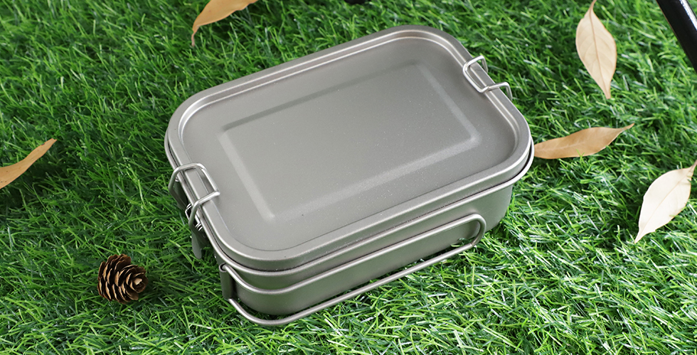 Lightweight portable sealed rectangular titanium lunch box with buckle