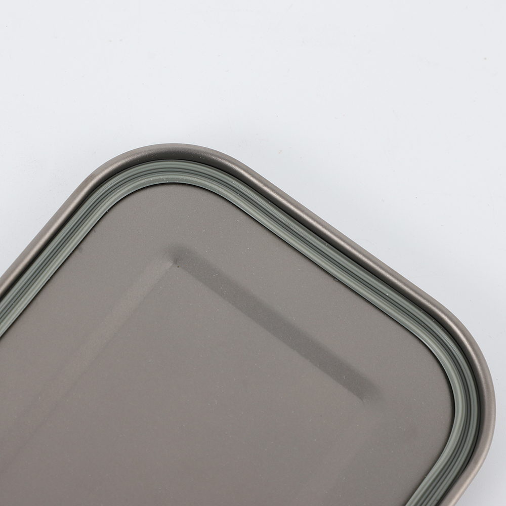 Lightweight portable sealed rectangular titanium lunch box with buckle