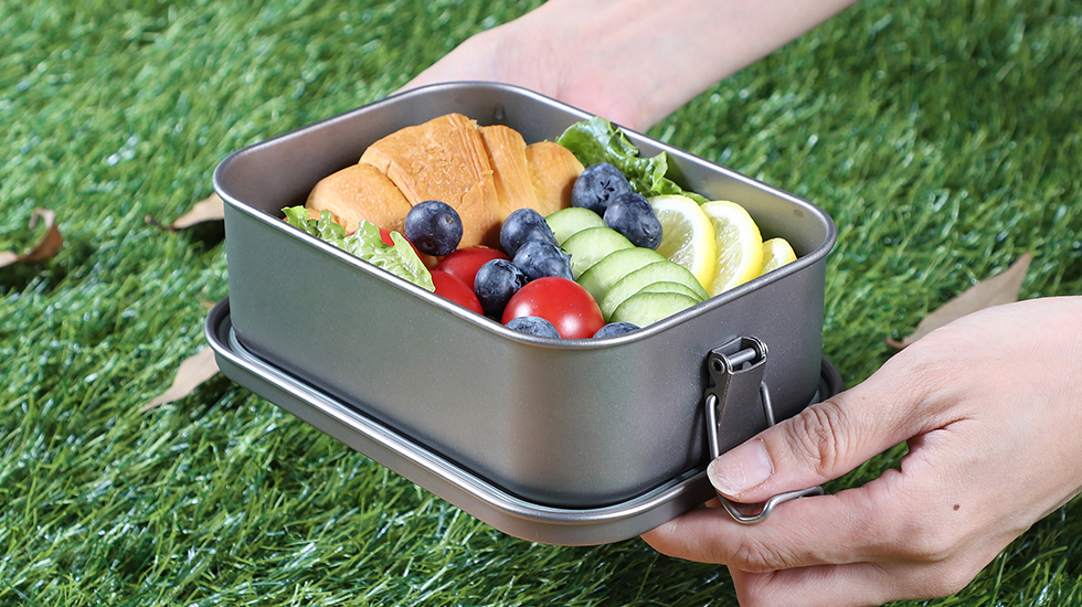 Lightweight Sealed Titanium Lunch Box with Buckle nicety