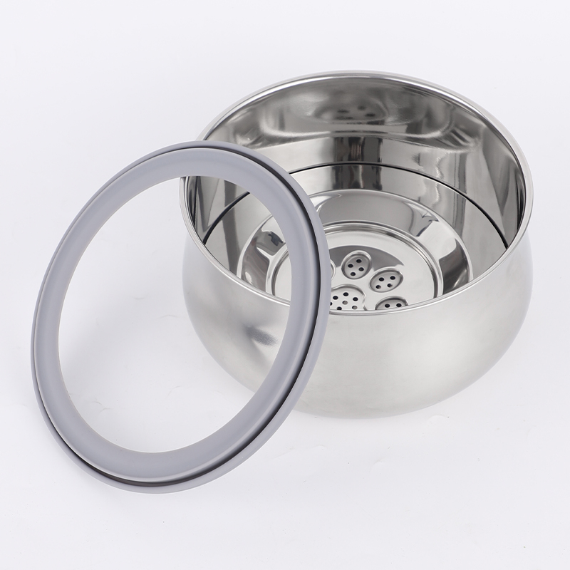 Elevate Pet Hydration with Advanced, Spill-Proof Design