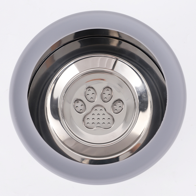 Elevate Pet Hydration with Advanced, Spill-Proof Design