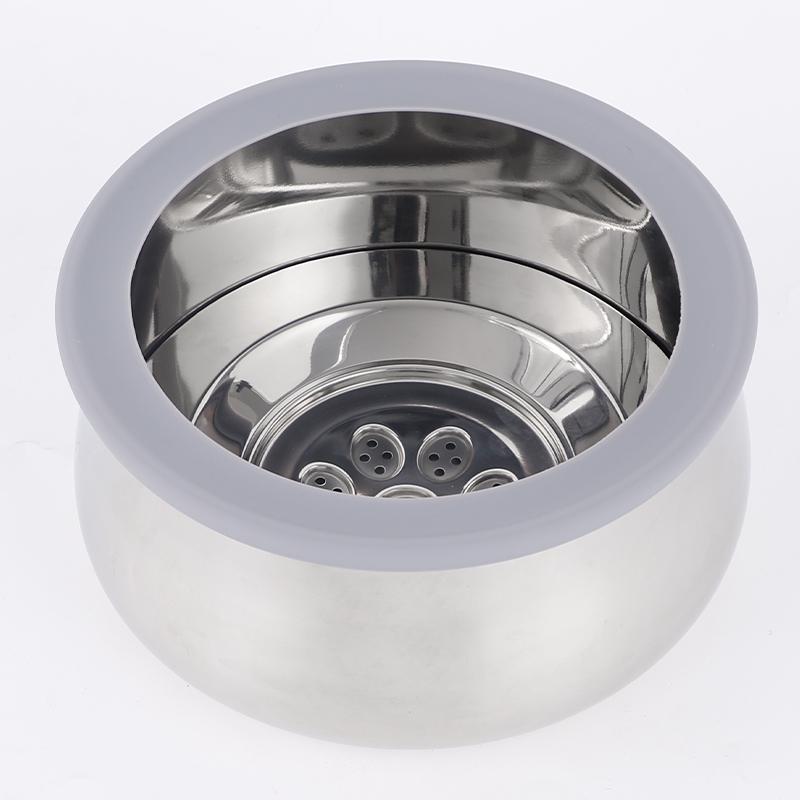 Elevate Pet Hydration with Advanced, Spill-Proof Design
